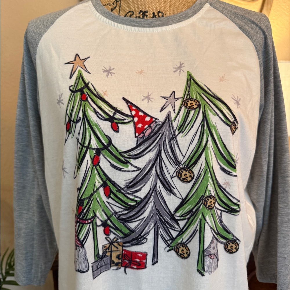 Festive Christmas Tree Raglan Shirt - Picture 3 of 12